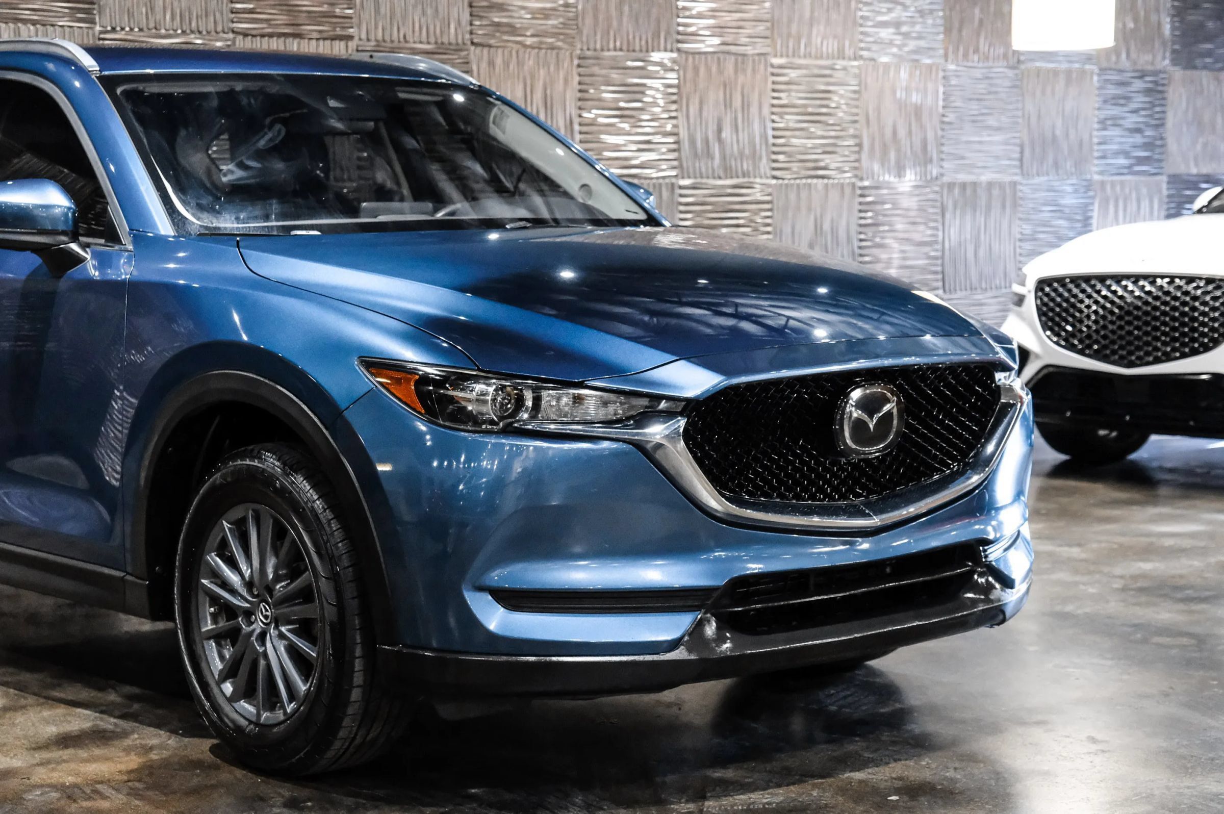 Used 2020 MAZDA CX-5 Touring FWD image 6