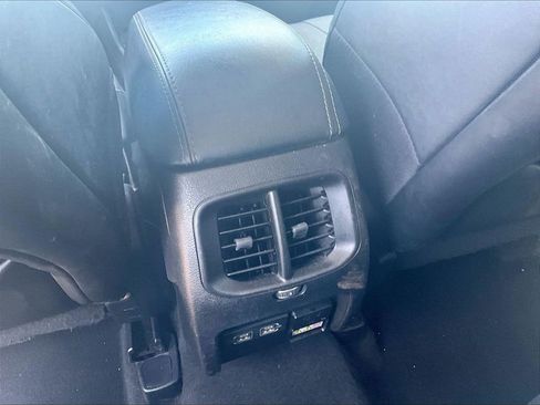 Used 2021 Jeep Cherokee Limited image 26