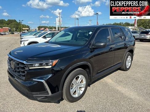 Used 2023 Honda Pilot LX image 1