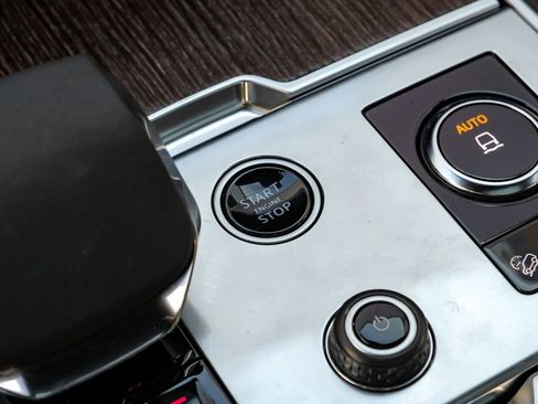 Used 2023 Land Rover Range Rover SE image 32