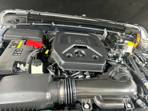 Used 2024 Jeep Wrangler Unlimited w/ Dual Top Group AWD/4WD image 31
