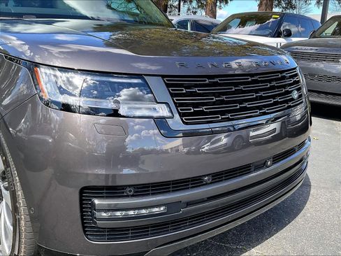 Used 2024 Land Rover Range Rover SE image 32