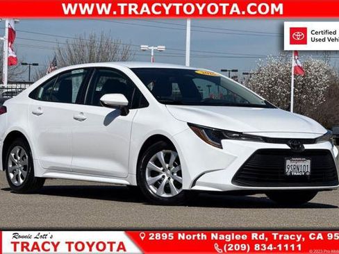 Certified 2025 Toyota Corolla LE image 1