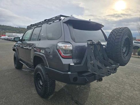 Used 2021 Toyota 4Runner TRD Off-Road Premium image 3