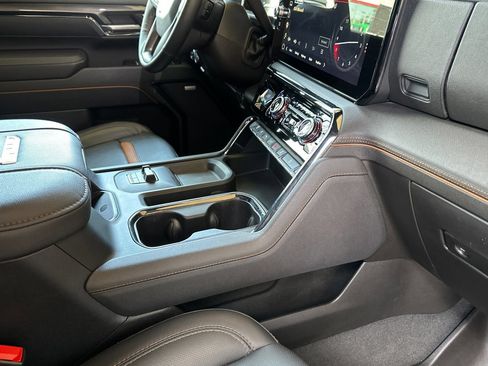 Certified 2025 GMC Sierra 2500 AT4 AWD/4WD image 16