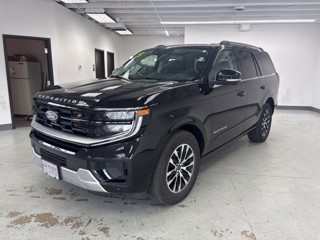 Used 2025 Ford Expedition Platinum AWD/4WD image 3
