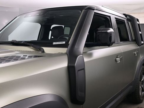 Used 2020 Land Rover Defender 110 HSE image 45