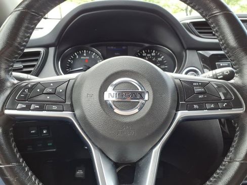Used 2018 Nissan Rogue AWD image 26
