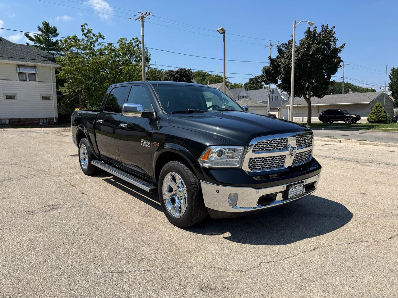 Used 2018 RAM 1500 Laramie w/ Convenience Group AWD/4WD image 1