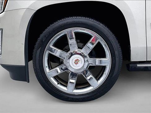 Used 2015 Cadillac Escalade Premium image 10