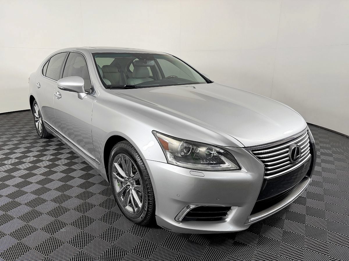 Used 2014 Lexus LS 460 w/ Comfort Package RWD image 6