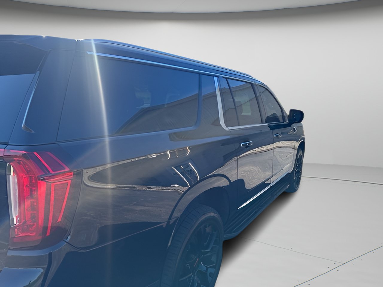 Used 2023 GMC Yukon XL SLT AWD/4WD image 23