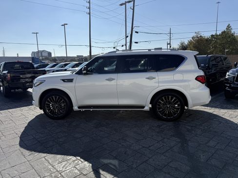 Certified 2024 INFINITI QX80 Premium Select image 4