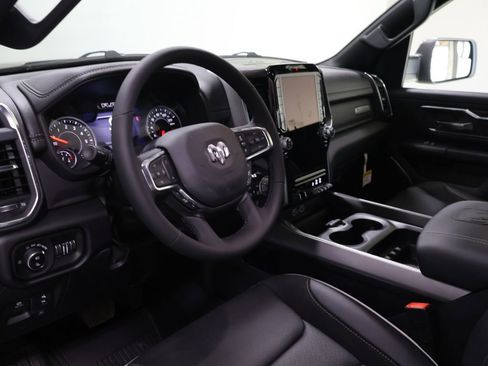New 2026 RAM 1500 Laramie AWD/4WD image 18