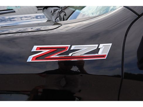 Used 2019 Chevrolet Silverado 1500 LTZ w/ LTZ Plus Package AWD/4WD image 13