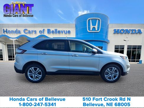 Used 2017 Ford Edge Titanium w/ Technology Package AWD/4WD image 4