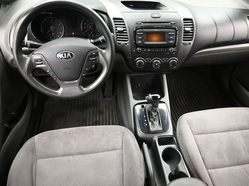 Used 2017 Kia Forte LX image 11