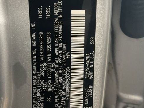 Used 2023 Toyota Highlander XLE image 24