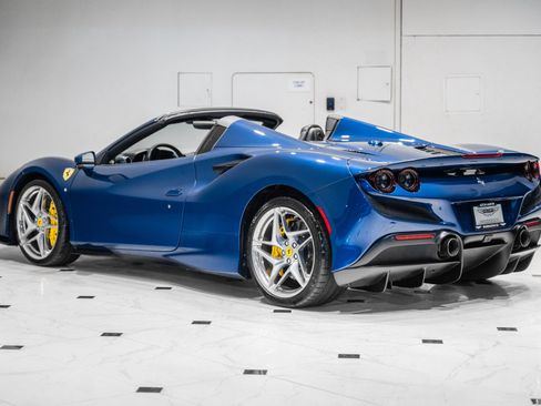 Used 2023 Ferrari F8 Tributo RWD image 7