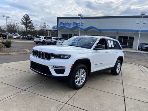 Used 2023 Jeep Grand Cherokee Limited image 4