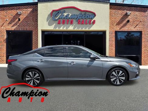 Used 2019 Nissan Altima 2.5 SV image 3