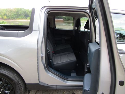 Certified 2024 Ford Maverick XLT w/ XLT Luxury Package image 26