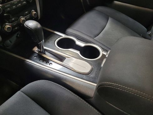 Used 2017 Nissan Pathfinder SV image 26