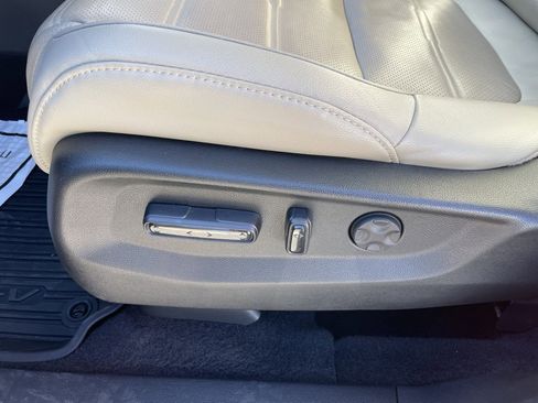 Used 2019 Honda CR-V Touring image 10