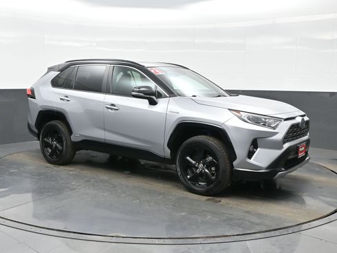 Used 2021 Toyota RAV4 XSE image 8