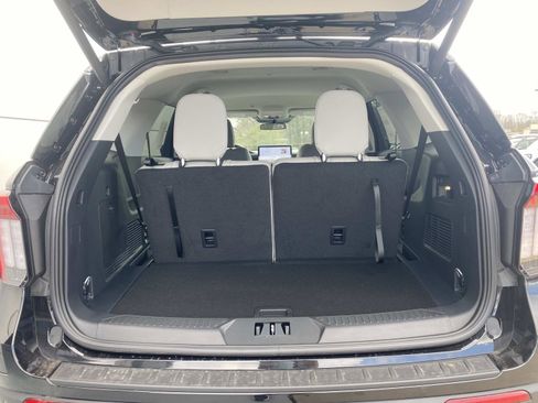 New 2026 Ford Explorer Active w/ Active Comfort Package image 7