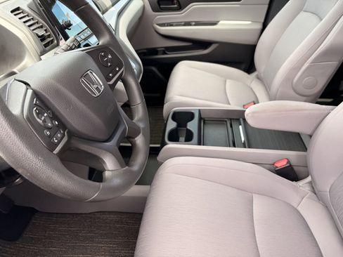 Used 2023 Honda Odyssey EX image 16