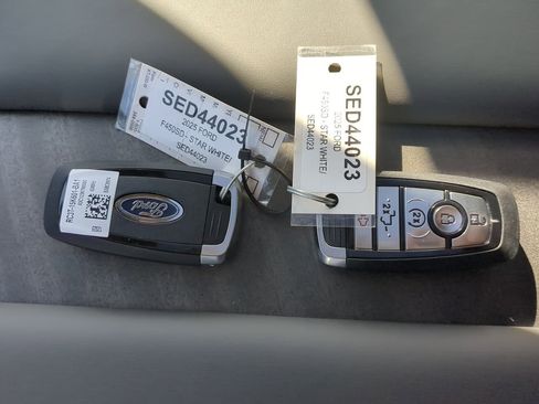 Used 2025 Ford F450 Platinum w/ Platinum Plus Package image 28