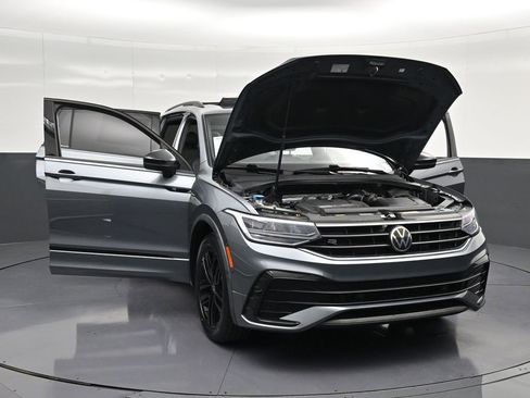 Used 2022 Volkswagen Tiguan SE R-Line FWD image 25