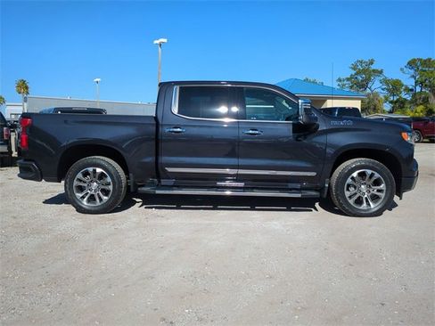 Used 2024 Chevrolet Silverado 1500 High Country w/ Max Trailering Package image 3