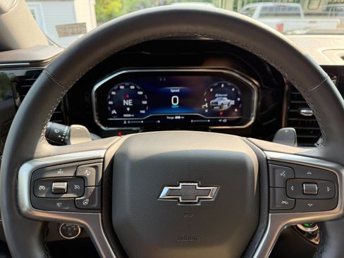 Used 2023 Chevrolet Silverado 1500 LT Trail Boss AWD/4WD image 25