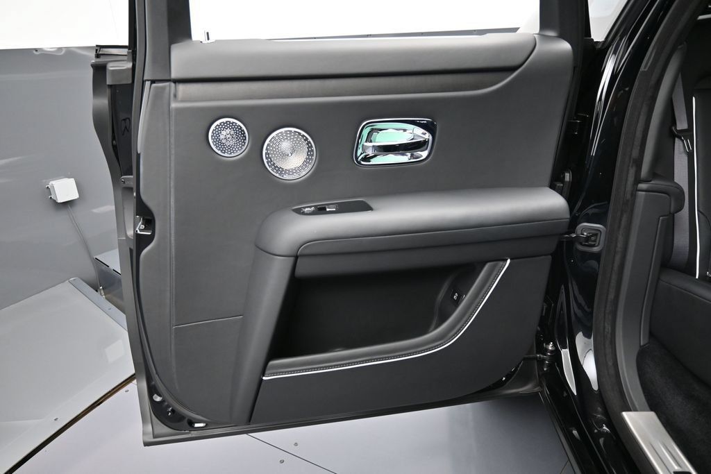 Used 2026 Rolls-Royce Ghost AWD/4WD image 27