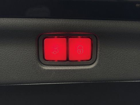 Used 2022 Mercedes-Benz C 300 Sedan image 16