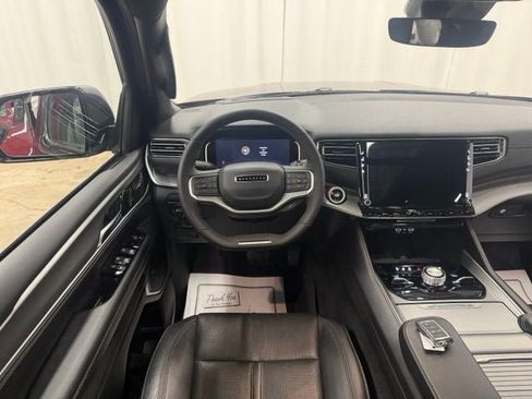 Used 2025 Jeep Wagoneer Series II w/ Convenience Group I AWD/4WD image 14