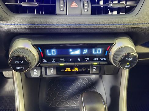 Used 2025 Toyota RAV4 XSE w/ Weather Package AWD/4WD image 21