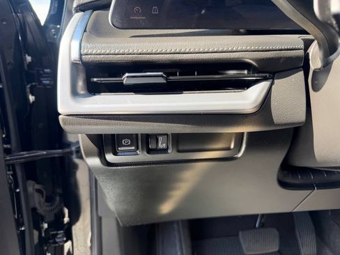 Used 2024 Cadillac XT4 Premium Luxury FWD image 26
