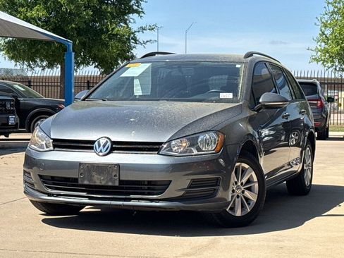 Used 2016 Volkswagen Golf S image 1