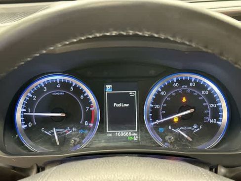 Used 2019 Toyota Highlander XLE w/ Carpet Mat Package (TMS) AWD/4WD image 7