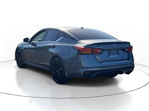Used 2022 Nissan Altima 2.5 SR w/ Midnight Edition Package image 4