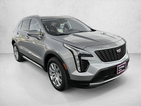 Used 2023 Cadillac XT4 Premium Luxury AWD/4WD image 3