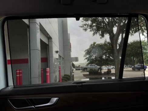 Used 2024 Volkswagen Atlas SE FWD image 14