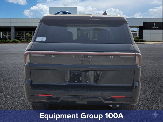New 2026 Lincoln Navigator Premiere AWD/4WD image 4