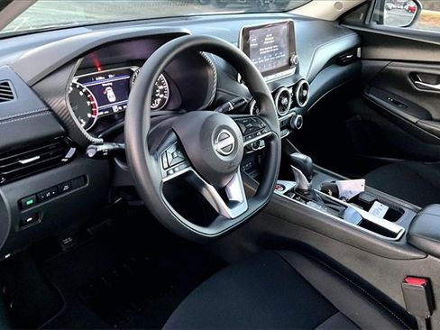 Used 2025 Nissan Sentra SV image 11