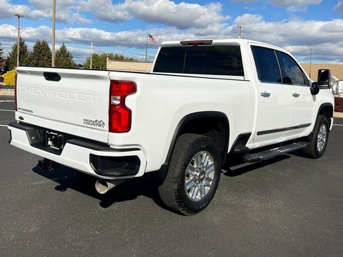 Used 2024 Chevrolet Silverado 2500 High Country image 9