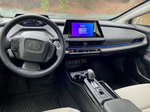 Certified 2024 Toyota Prius XLE image 20