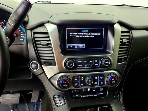 Used 2017 Chevrolet Suburban LT w/ LT Signature Package AWD/4WD image 18